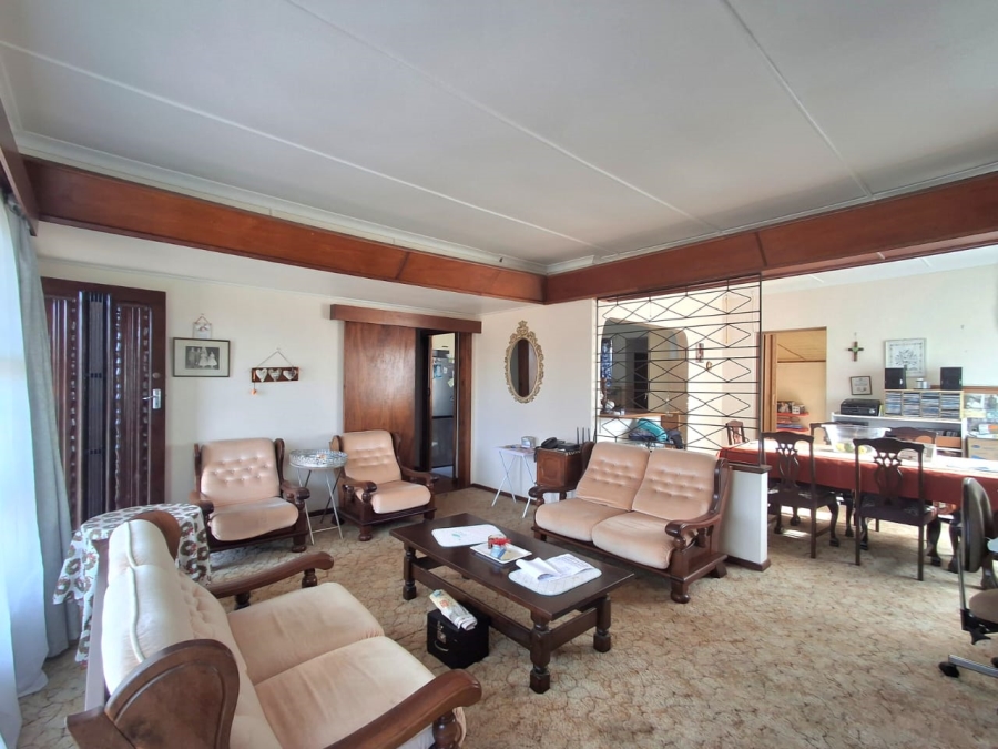 4 Bedroom Property for Sale in Summerpride Eastern Cape
